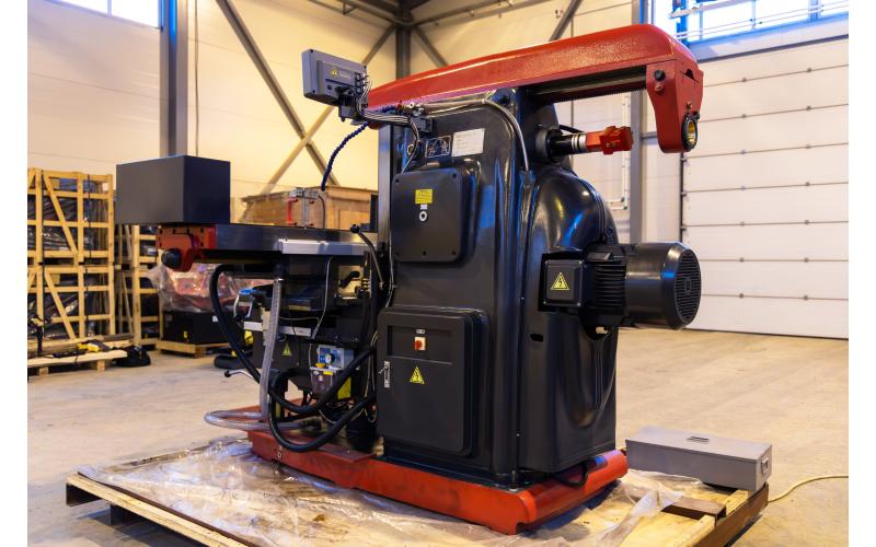 Универсальный фрезерный станок ProTech UMH-1740 Универсальный фрезерный станок