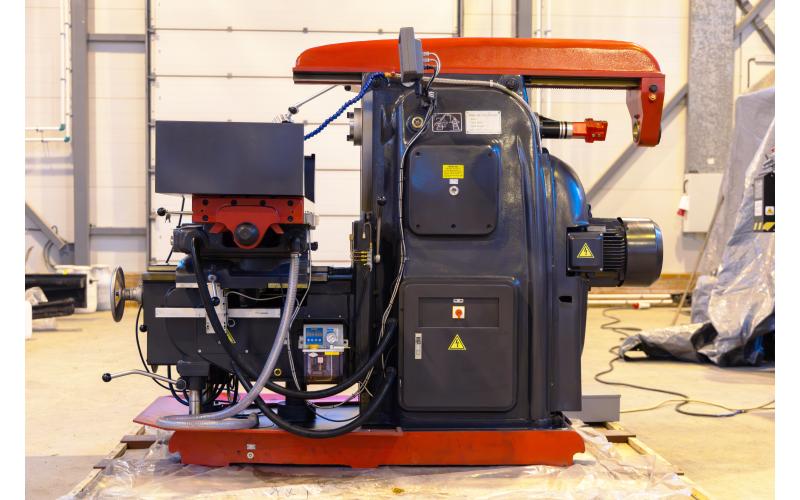 Универсальный фрезерный станок ProTech UMH-1740 Универсальный фрезерный станок