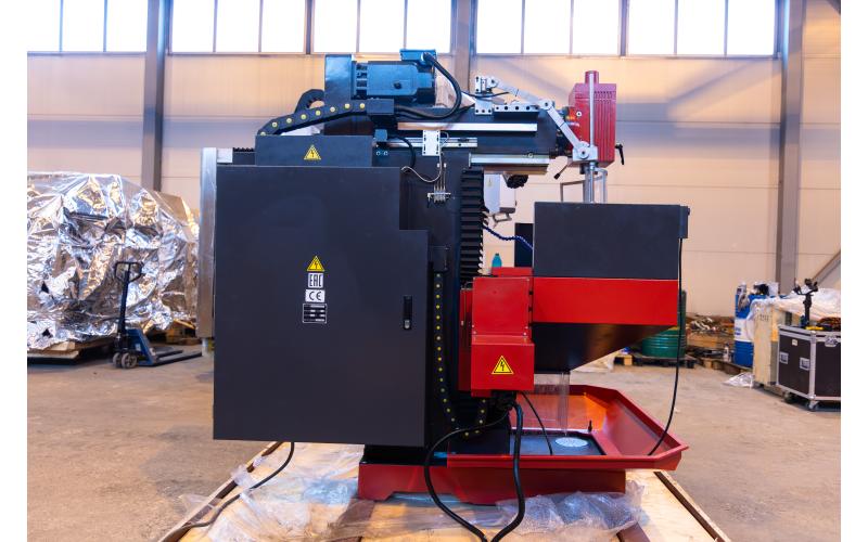 Универсальный фрезерный станок ProTech UMT-7532 Универсальный фрезерный станок