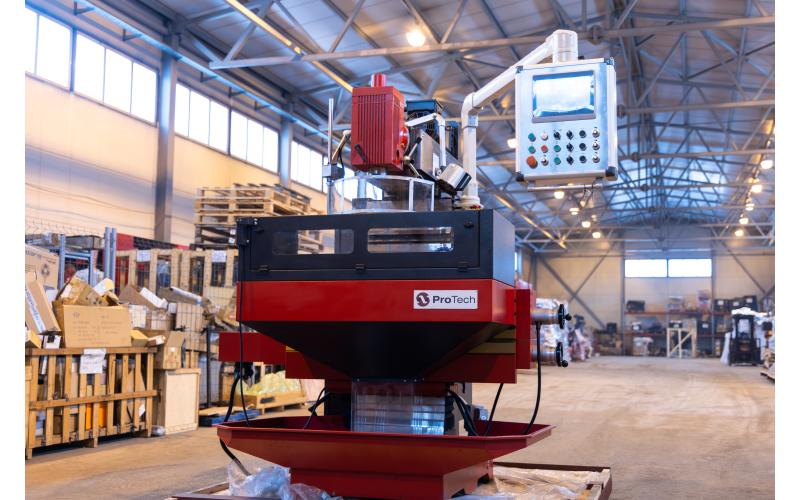 Универсальный фрезерный станок ProTech UMT-7532 Универсальный фрезерный станок