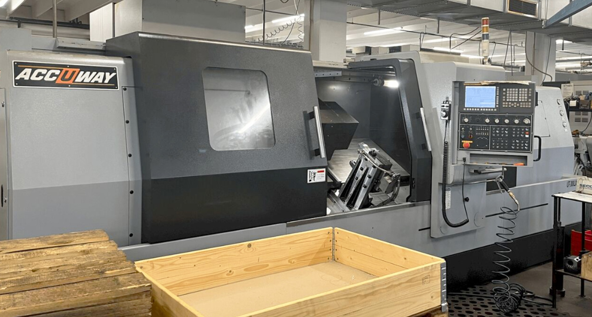 Горизонтальный токарный станок с ЧПУ Accuway